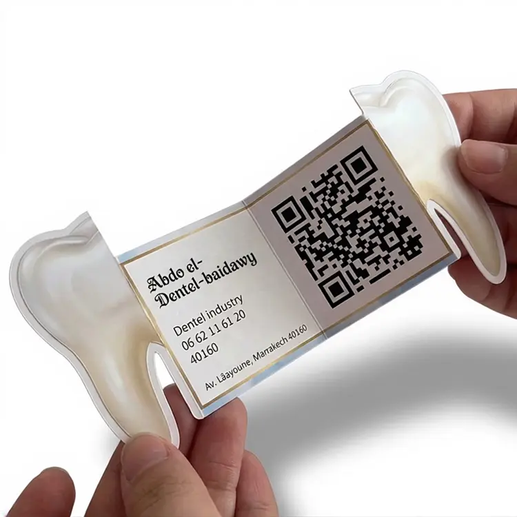 Carte de Visite Spéciale avec Découpe